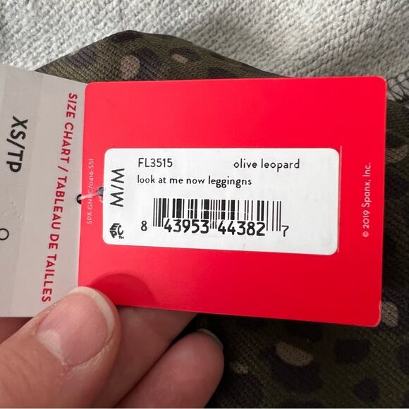 Spanx Look At Me Now Seamless Leggings Olive Green Leopard Womens size M - Picture 7 of 8